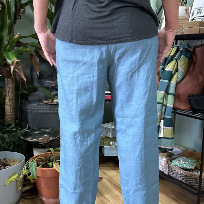 Lulu et cie straight leg linen pants beach back