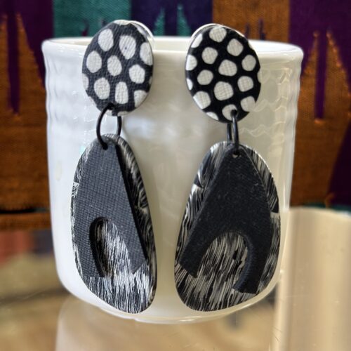 Sammunat Nepal Dangle Earrings Black white rainbow