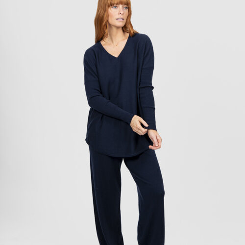 Bridge & Lord Queen V Curved Hem Pullover BL6655